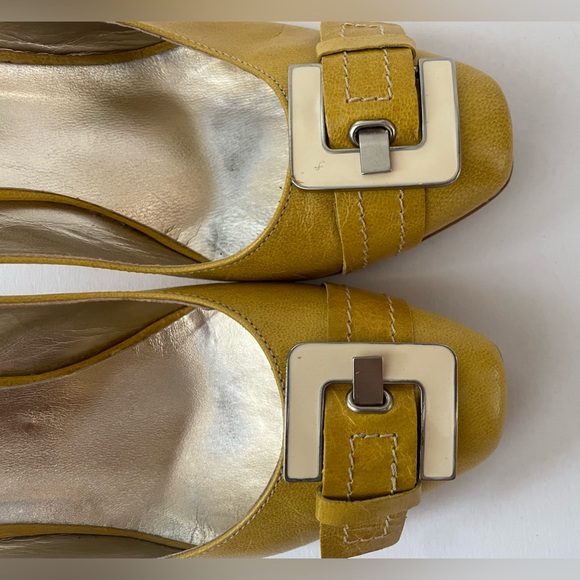 Gorgeous Yellow Leather Women's Heels - Picture 2 of 10